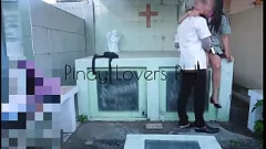 Jouer Sesso rischioso nel cimitero: incontro proibito tra insegnante e studente