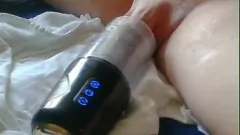 Jouer Toy Playtime : Une fille européenne obtient un vrai gros plan avec un fétichisme du cul et de la chatte rasée en bas