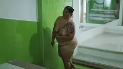 Jouer Calda MILF colombiana viene scopata violentemente in bagno
