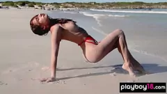 Reproduzir A gata ucraniana magro gata Gloria Sol Striptease ao ar livre