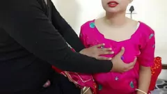 Jouer Desi Girl cède aux désirs de son élève: des leçons de sexe indien hardcore avec des vues de chatte et de trou du cul