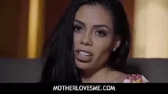 تشغيل لا يمكن لجلد MILF Canela الكولومبان التوقف أثناء لعب الأدوار GF في Stepson