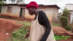 Reproducir La enfermera falsa sexy es follada por un paciente condenado en la clínica africana