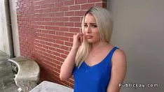 Abspielen Burble bunte blonde Spangs in der Serviceabteilung öffentlich