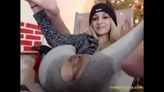 Reproducir pistola de agua rubia caliente