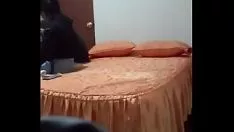 Jouer Camara escondida a una bovin genre lamada camila separee 1