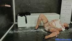 Reproducir pelirroja bukkake bebé baños en Cum