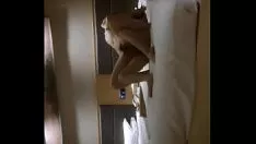 Odtwórz 欧阳无套约炮满嘴骚话的良家少妇