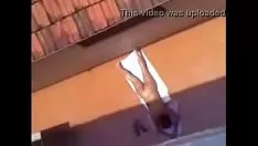 Redare Sempre tomei sol peladinha em casa. meu vizinho sabia insulto e sempre ficava me espiando.