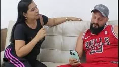 Redare La puta de mi suegra me invita a rellenar su heldo cu mi shore upia letche