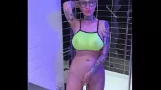 Play Jetting and wash for you, denuded missy with tattoos