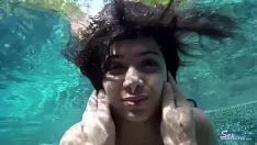 Reproduzir Sereia sexy: aaliyah hadid pt2
