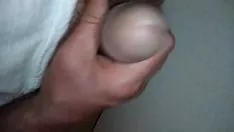 Oynat Jo büstüyle meşgul.