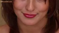 Afspelen Lilly luidt hoe ze masturbeert met een gewelddadige terrorist. niet-professionele kunst.